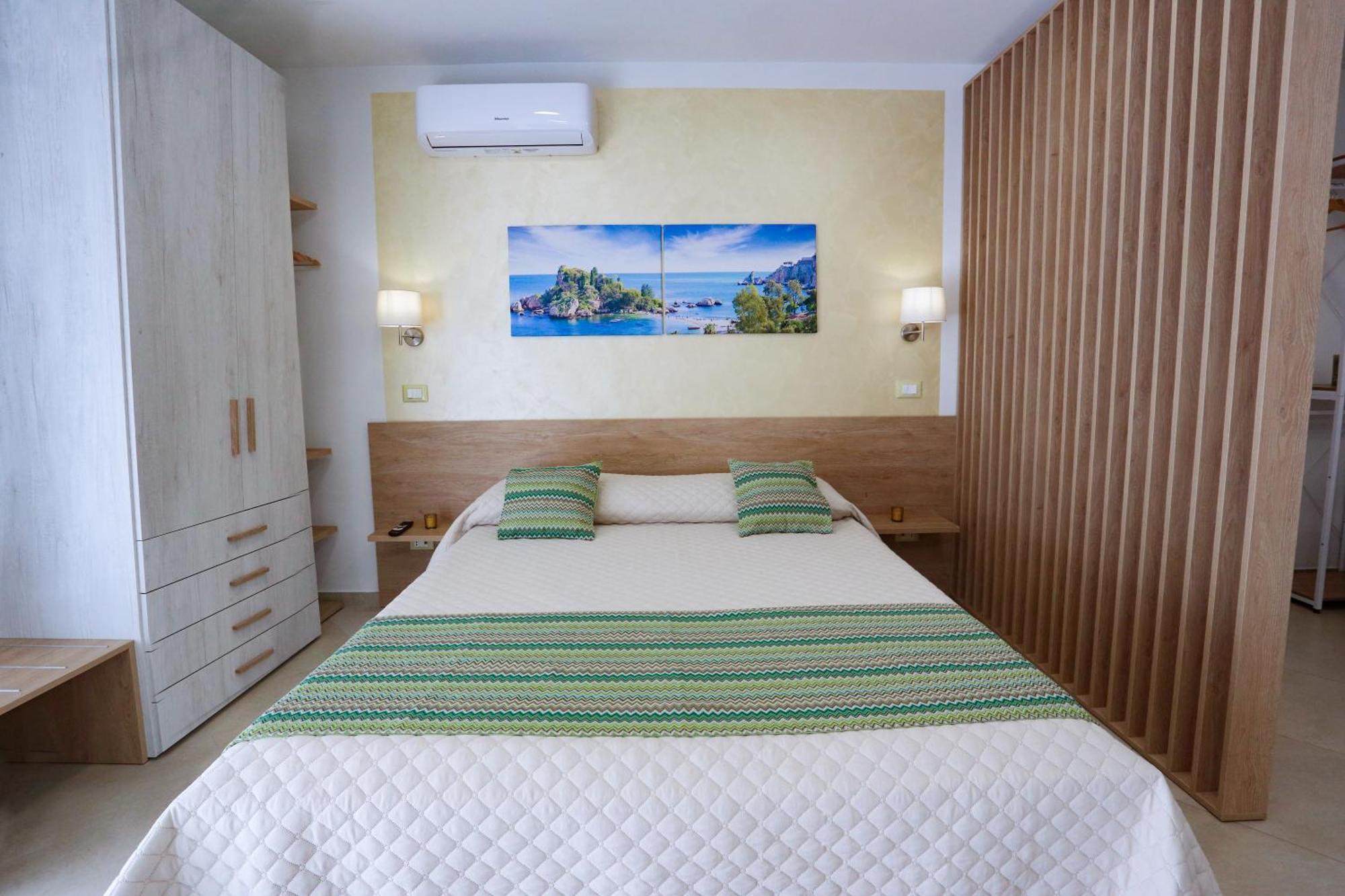 Theos Holidays Apartments Giardini-Naxos Kültér fotó