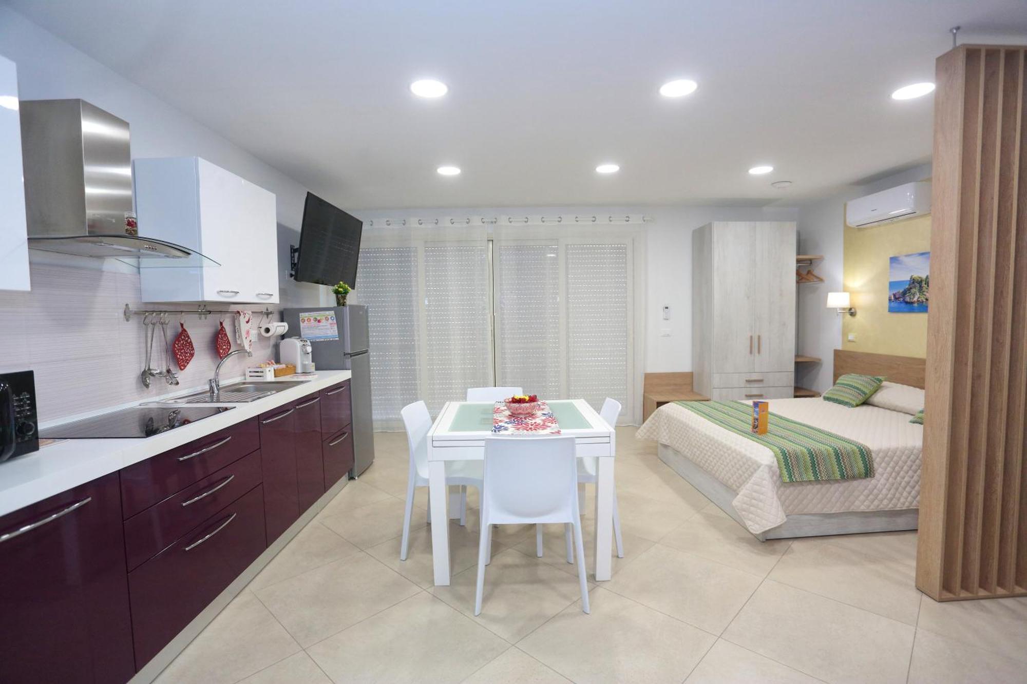 Theos Holidays Apartments Giardini-Naxos Kültér fotó